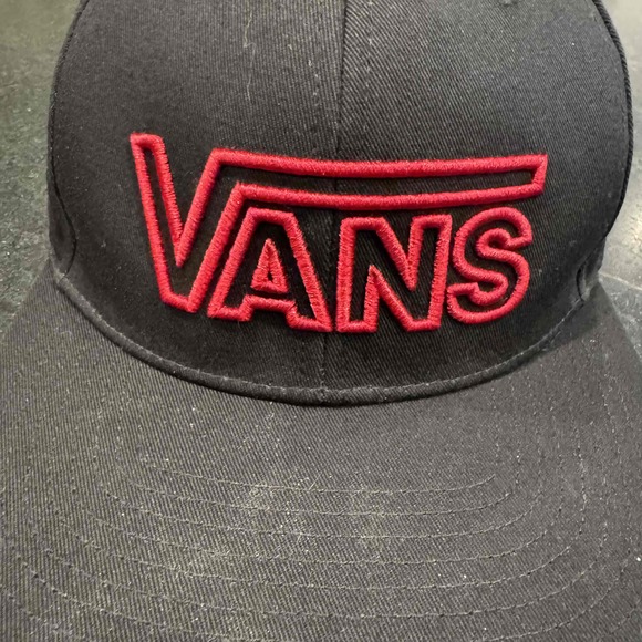 Vans Black/Red Embroidered Snapback Hat Off The Wall Skate Cap Rare out of print - Picture 4 of 10